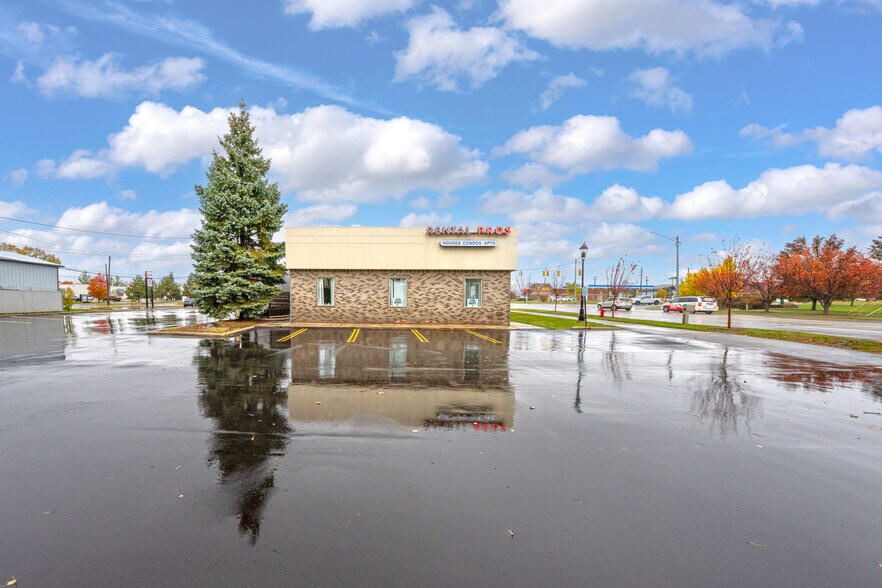 More Photos Of 2250 Pontiac Rd, Auburn Hills Office For Lease