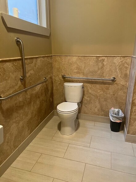 More Photos Of 708 Main St, Caldwell Storefront Retail Office For Lease