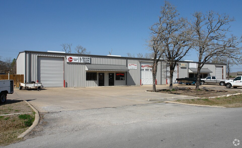 More Photos Of 2900-2906 Cain Rd, College Station Warehouse For Lease