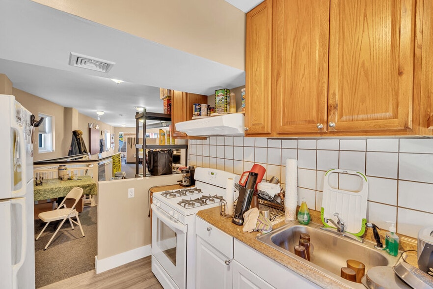 More Photos Of 142 S Livingston Ave, Livingston Unknown For Lease