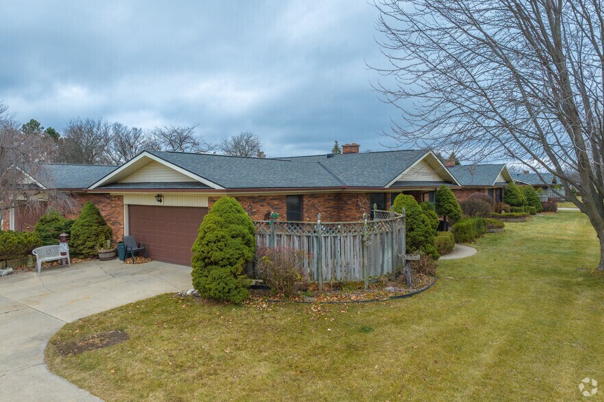 More Photos Of 1565 N Hickory Rd, Owosso Apartments For Sale