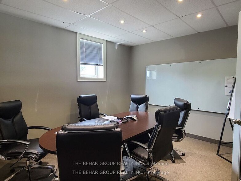 More Photos Of 550 Speers Rd, Oakville Coworking Space