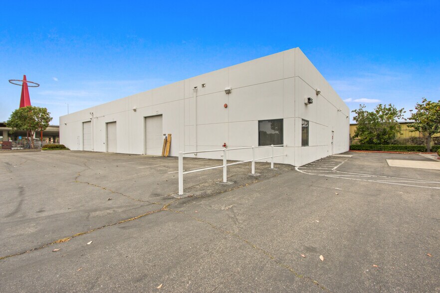More Photos Of 746 N Eckhoff St, Orange Warehouse For Sale