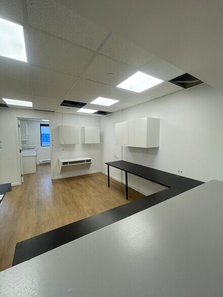 More Photos Of 115 Christopher Columbus Dr, Jersey City Medical For Lease