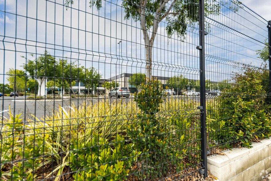 More Photos Of 13031 W Jefferson Blvd, Los Angeles Loft Creative Space For Lease