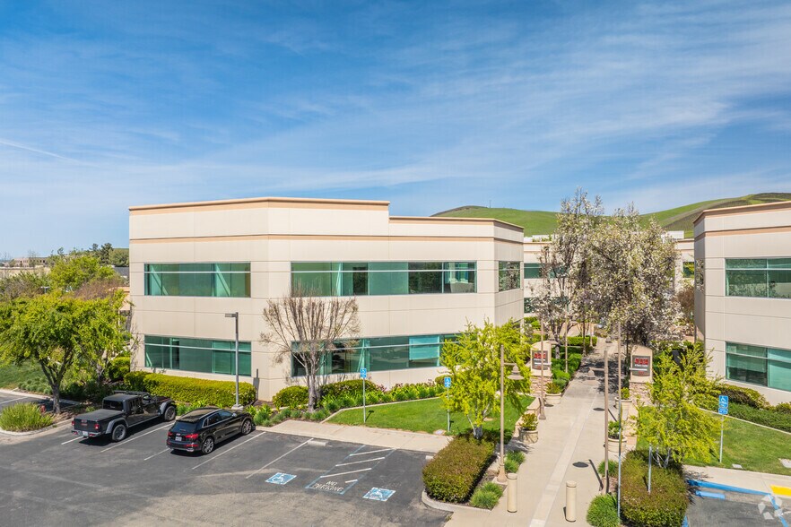 More Photos Of 333 N Canyons Pky, Livermore Office For Lease