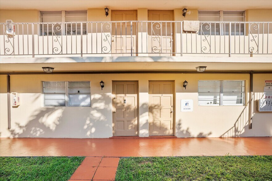 More Photos Of 701 NE 8th St, Hallandale Beach Apartments For Sale