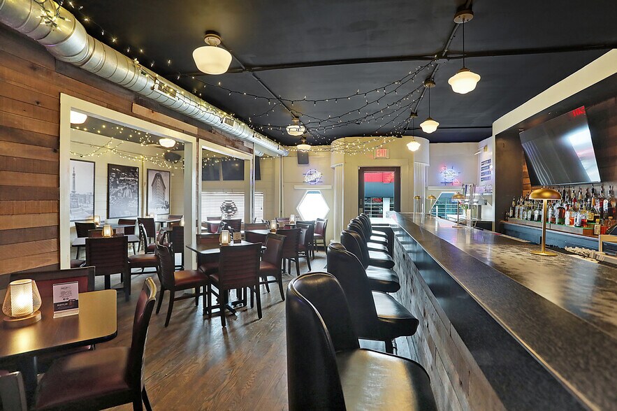 More Photos Of 2849 S Shelby St, Indianapolis Freestanding For Sale