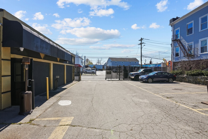 More Photos Of 727 Cranston St, Providence Bar For Sale