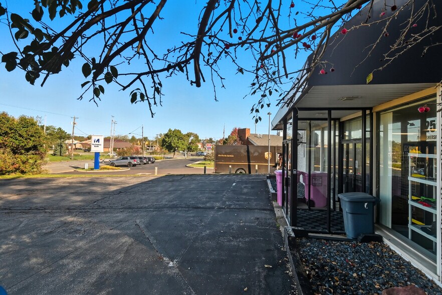 More Photos Of 25 S Lexington Springmill Rd, Mansfield Freestanding For Sale