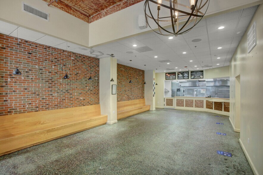 More Photos Of 18-20 W Washington St, Hagerstown Office For Lease