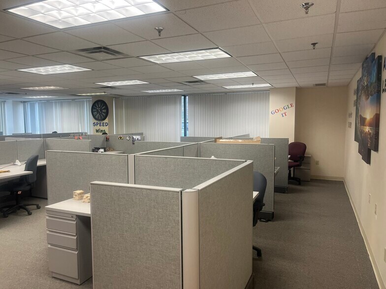 More Photos Of 4500 Brooktree Rd, Wexford Medical For Lease