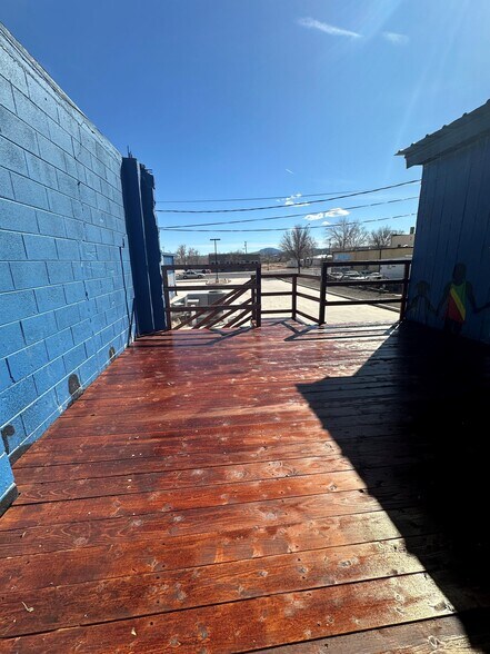 More Photos Of 113 Gold Ave, Grants Light Manufacturing For Sale