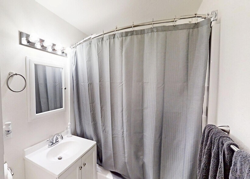 More Photos Of 503 Halladay St, Hays Apartments For Sale