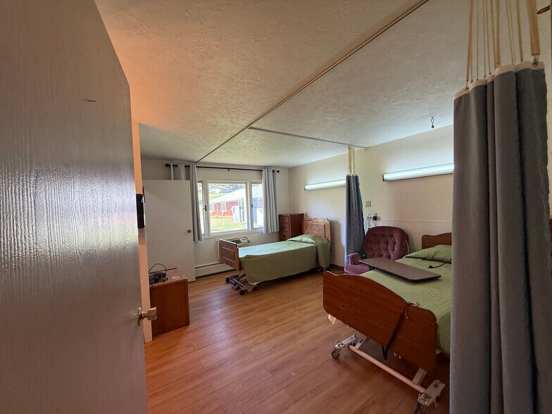 More Photos Of 702 Cedar Ave, Laurel Multifamily For Sale