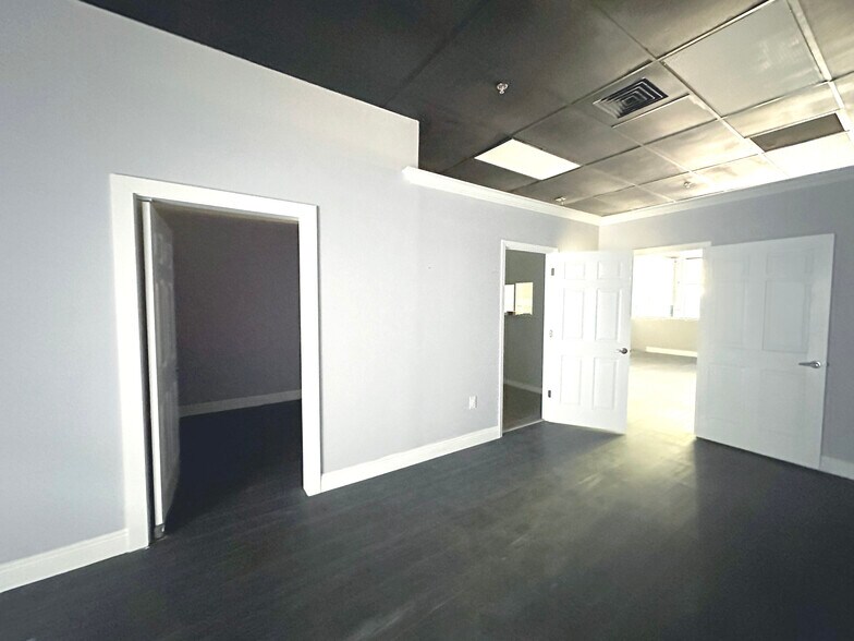 More Photos Of 5115-5171 43rd St, Gainesville Unknown For Lease