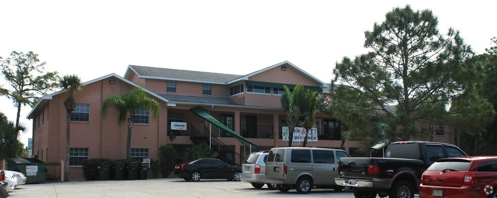More Photos Of 6338 Presidential Ct, Fort Myers Office For Sale