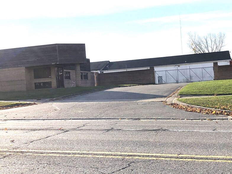 More Photos Of 2122 E Hemphill Rd, Burton Warehouse For Sale