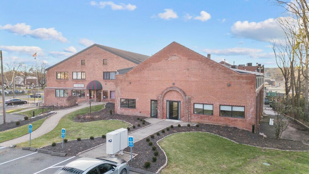 More Photos Of 51 N Main St, Southington Office For Lease