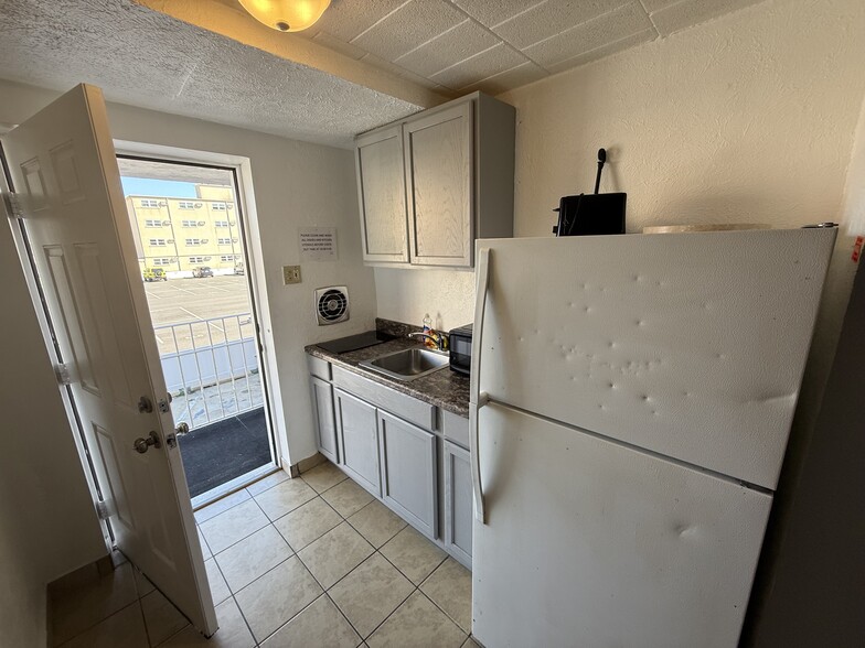 More Photos Of 4711 Atlantic Ave, Wildwood Hotel For Sale