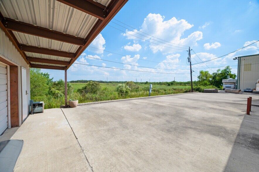 More Photos Of 5519 W Arcola Airport, Arcola Airplane Hangar For Sale