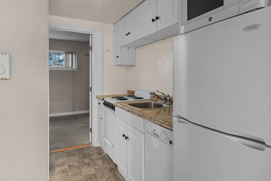 More Photos Of 801 NW 54th St, Seattle Apartments For Sale