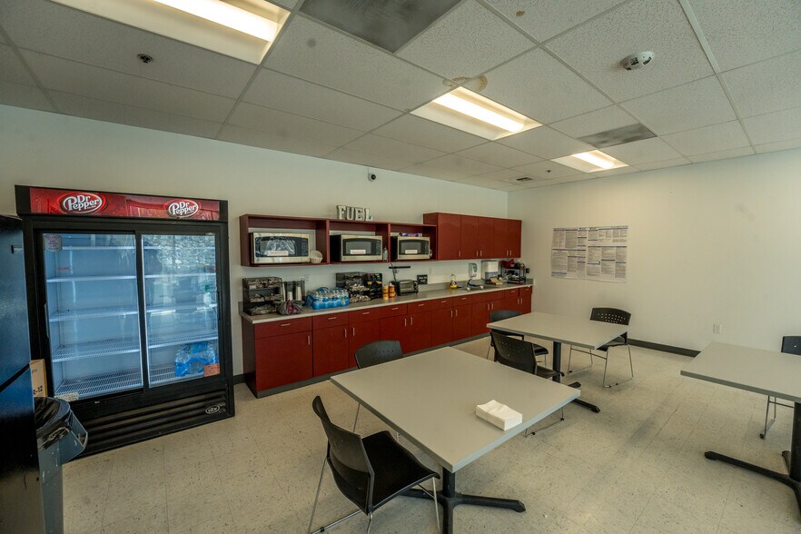 More Photos Of 385 Cabela Dr, Verdi Distribution For Lease