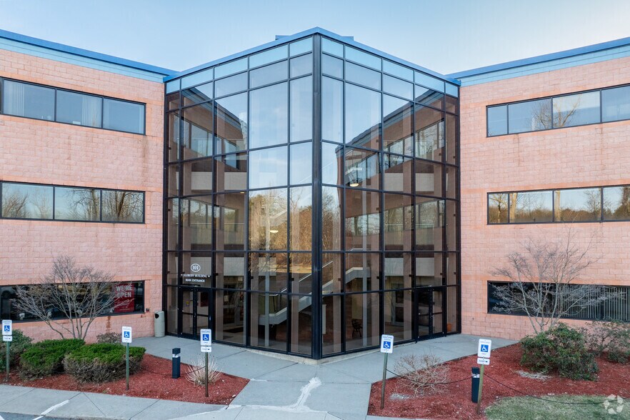 More Photos Of 101 University Dr, Amherst Medical For Lease
