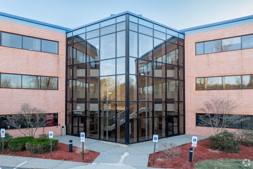 More Photos Of 101 University Dr, Amherst Medical For Lease