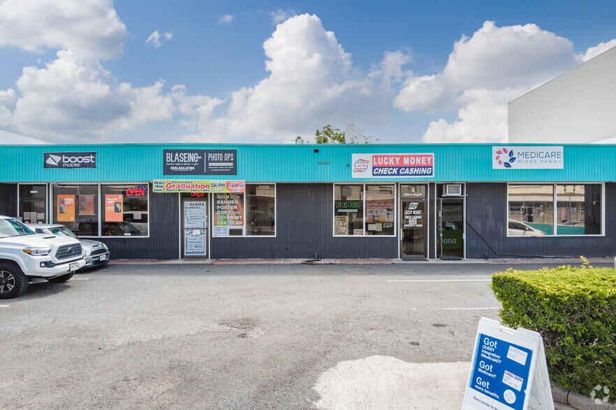 More Photos Of 2046 N King St, Honolulu General Retail For Sale
