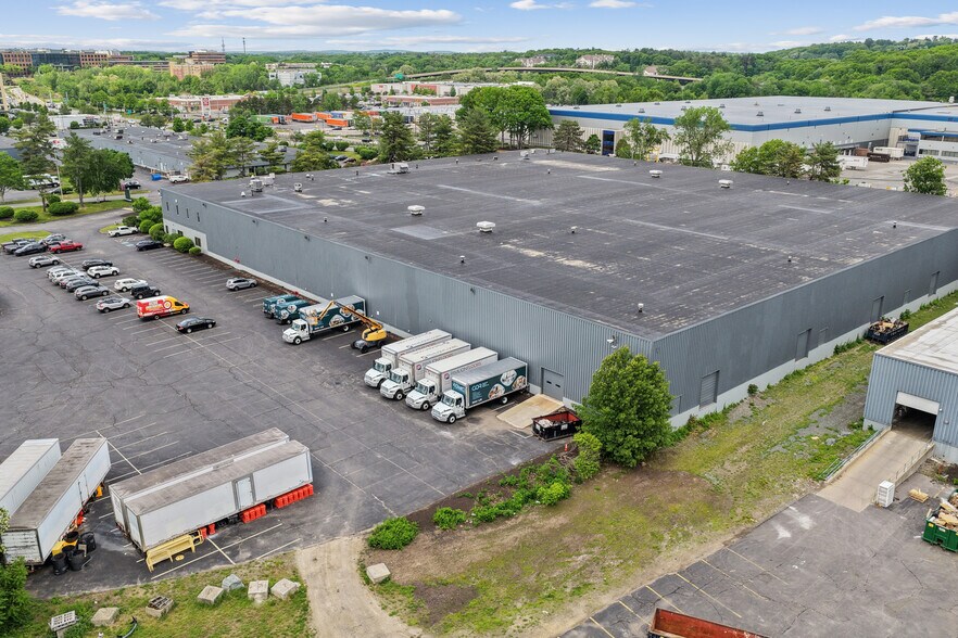 More Photos Of 80 Commerce Way, Woburn Warehouse For Lease