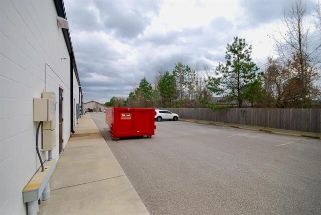 More Photos Of 1348 Union University Dr, Jackson Storefront Retail Office For Lease