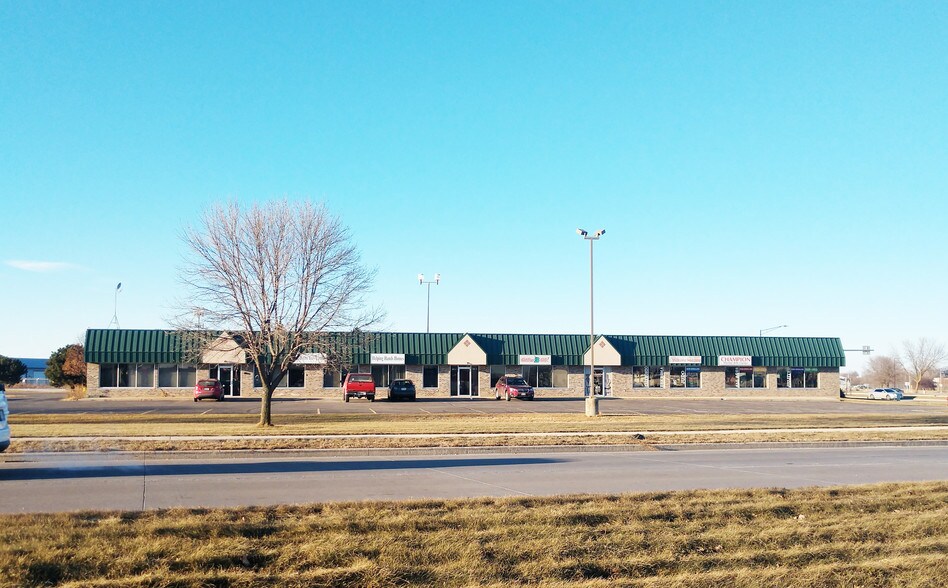 More Photos Of 848 S Military Rd, Fond Du Lac Storefront Retail Office For Sale