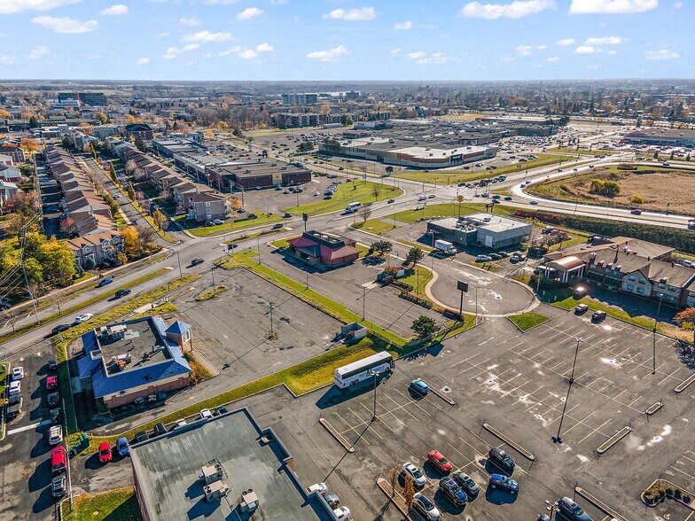 More Photos Of 920 Rue Douglas, St-Jean Freestanding For Sale