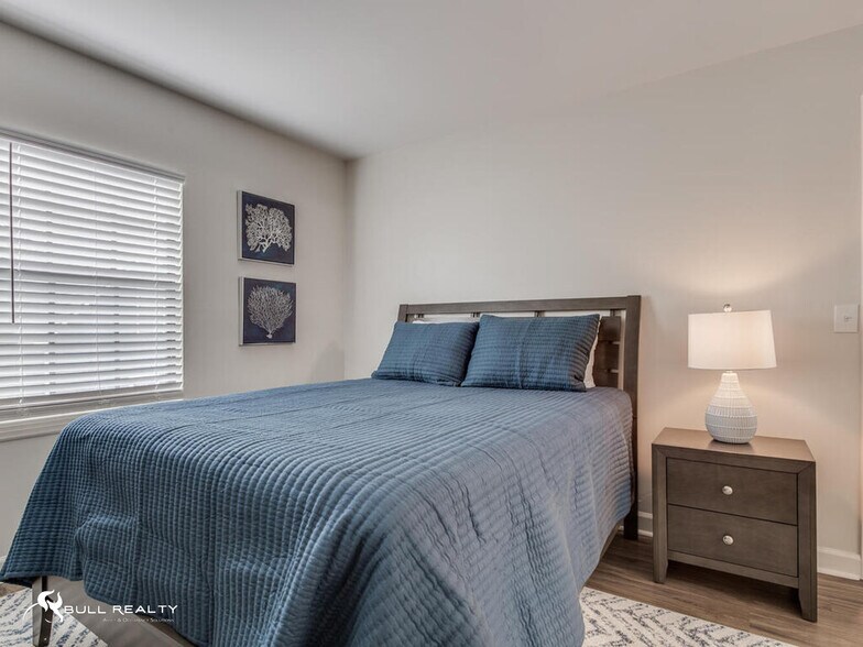 More Photos Of 406 W 9th St, Charlotte Apartments For Sale