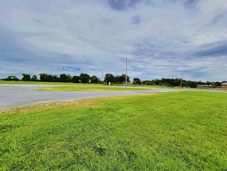 More Photos Of 120 W Peak Blvd, Muskogee Freestanding For Sale