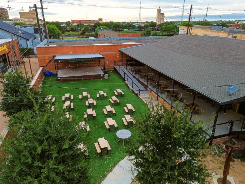 More Photos Of 806 S 2nd St, Abilene Light Distribution For Lease