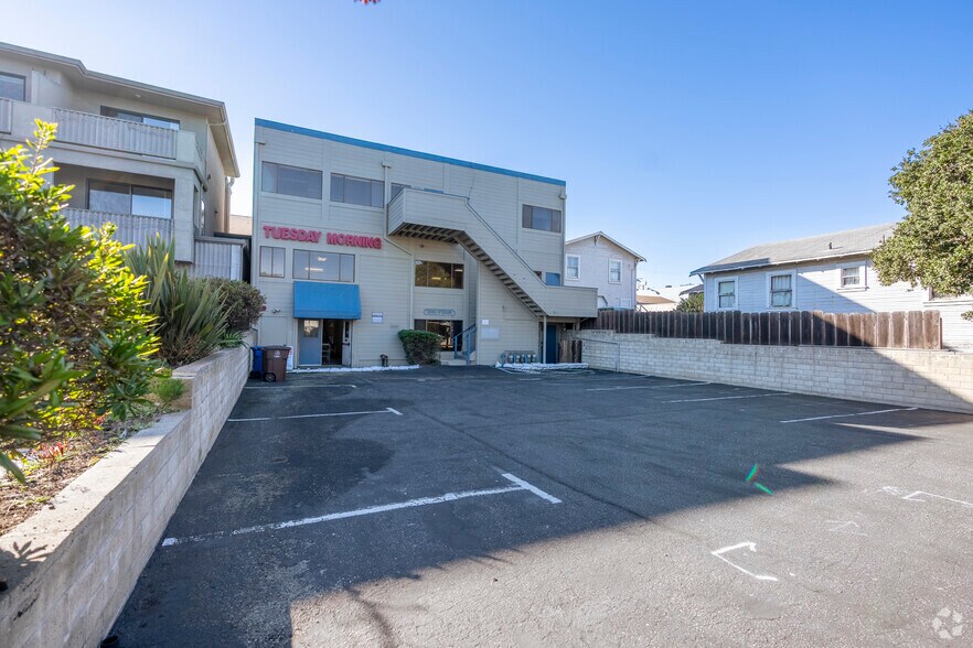 More Photos Of 842 Lighthouse Ave, Monterey Freestanding For Lease