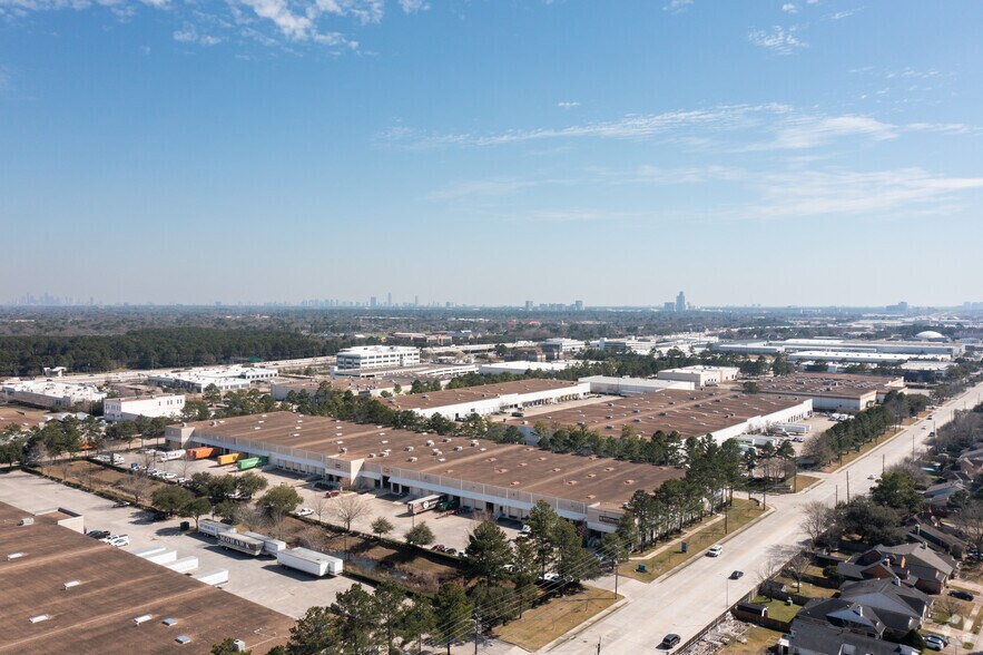 More Photos Of 3600 Brittmoore Rd, Houston Distribution For Lease