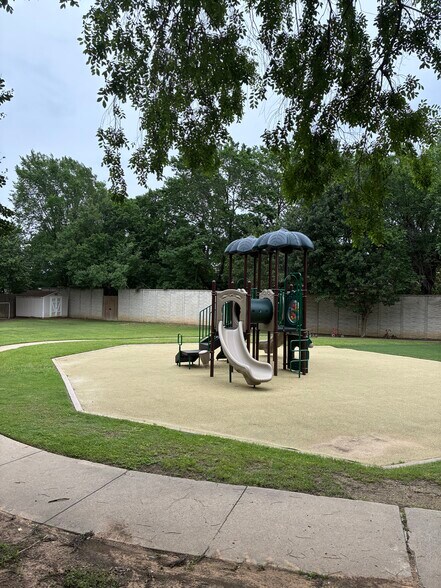 More Photos Of 6805 Colleyville Blvd, Colleyville Daycare Center For Sale