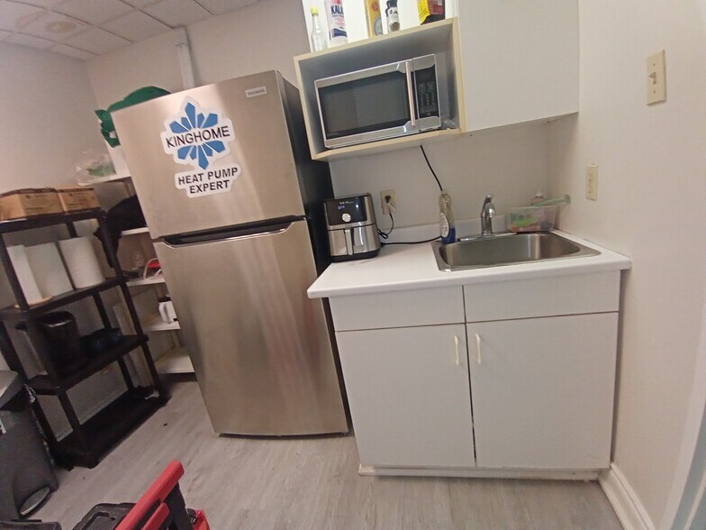 More Photos Of 155 Terence Matthews Cres, Ottawa Office For Sale
