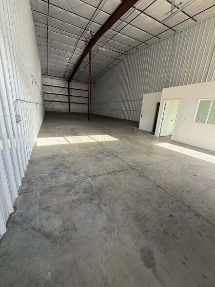 More Photos Of Gateway Industrial Park, Hurricane Warehouse For Lease