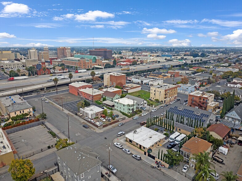 More Photos Of 221 E Sonora St, Stockton Apartments For Sale