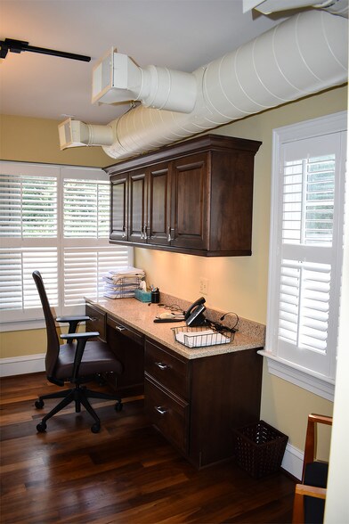 More Photos Of 6124 MacArthur Blvd, Bethesda Restaurant For Sale