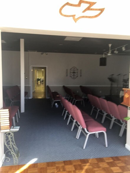 More Photos Of 737-739 E Main St, Salisbury General Retail For Sale