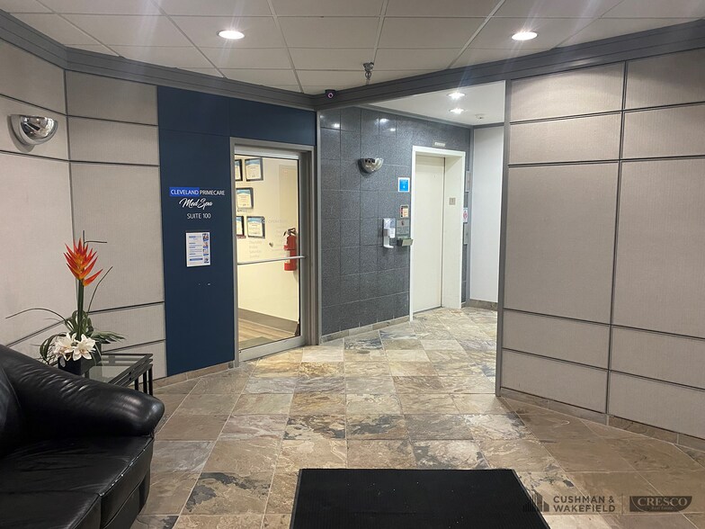 More Photos Of 25200 Chagrin Blvd, Beachwood Office For Lease