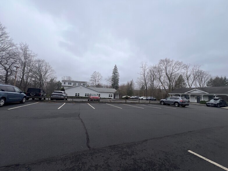 More Photos Of 500 Purdy Hill Rd, Monroe Medical For Lease