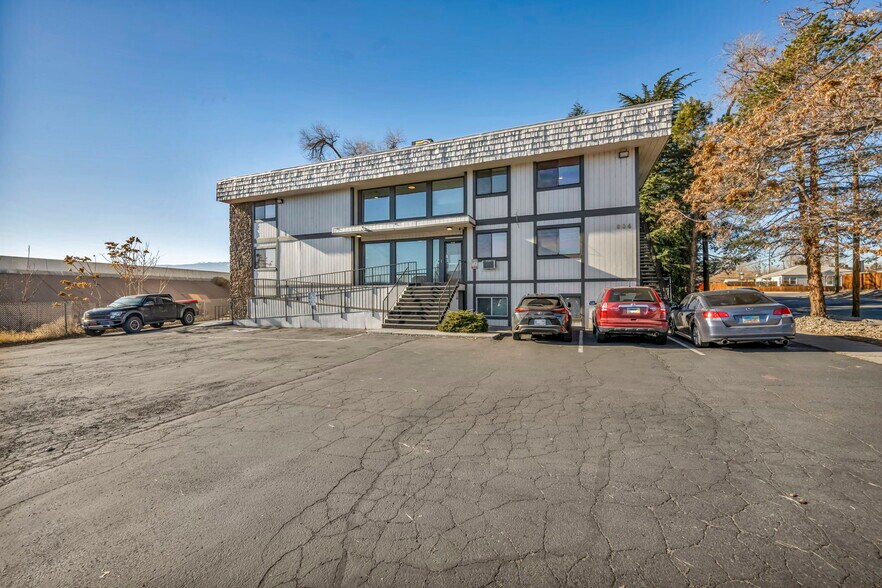 More Photos Of 904 W 7th St, Reno Office For Sale