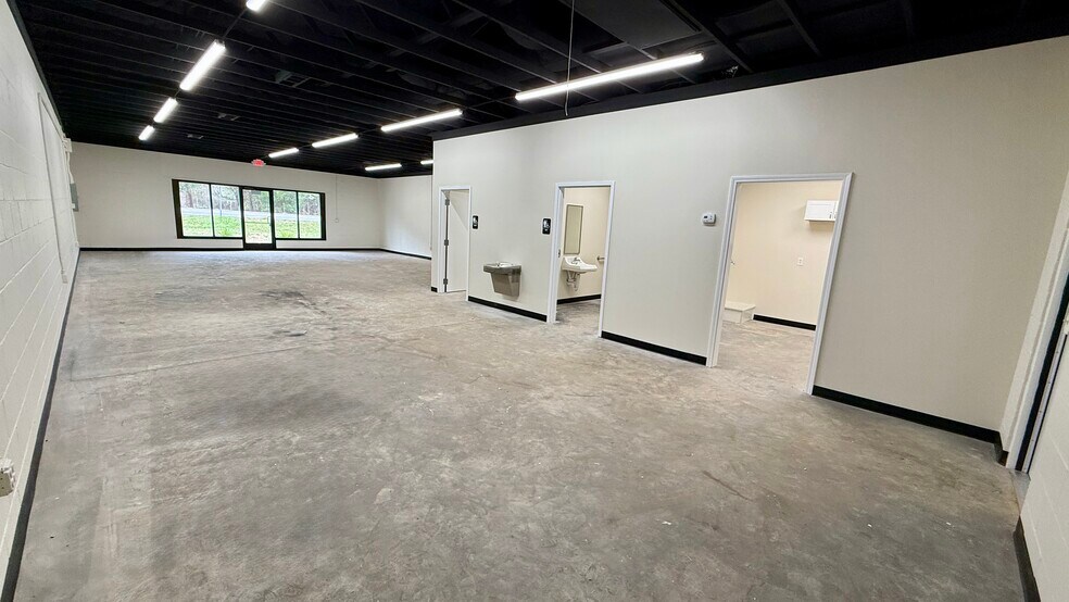 More Photos Of 1638 Chapin Road rd, Chapin Freestanding For Lease