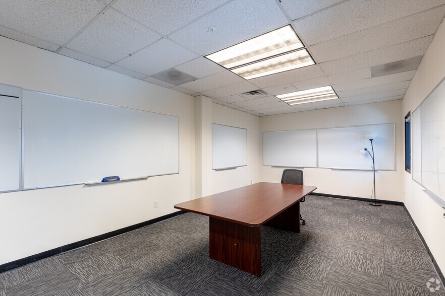 More Photos Of 1149 N Gower St, Los Angeles Office For Sale